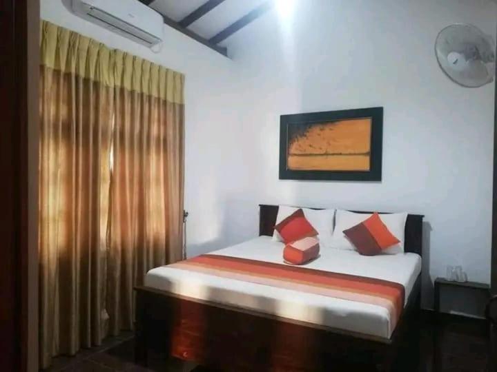 The European Gate - Anuradhapura Villa Exterior photo